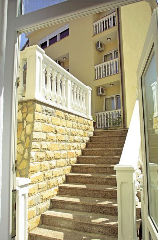 Guesthouse Villa Adria Malinska Exteriér fotografie
