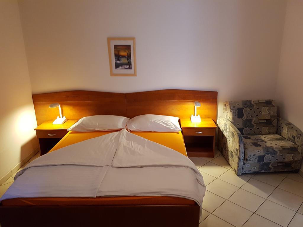 Guesthouse Villa Adria Malinska Exteriér fotografie