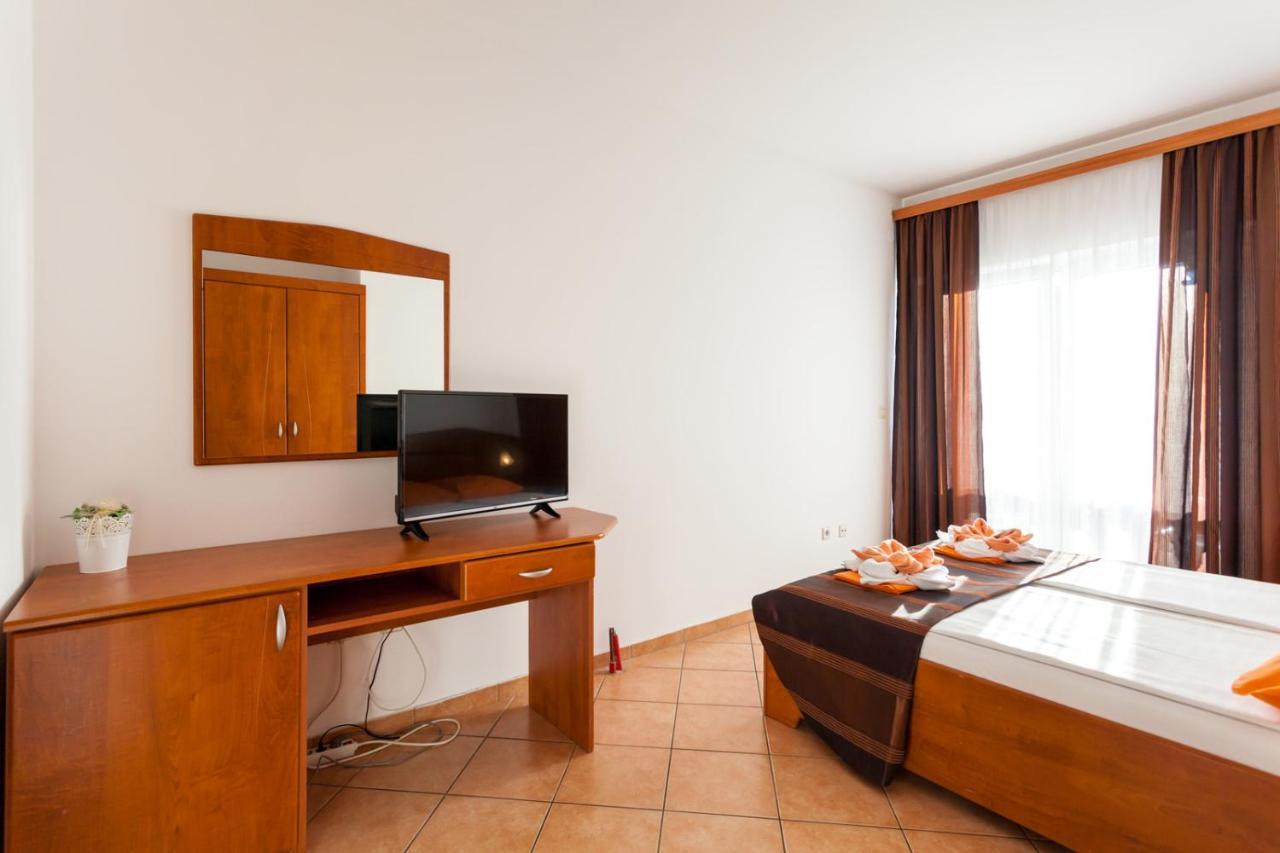 Guesthouse Villa Adria Malinska Exteriér fotografie