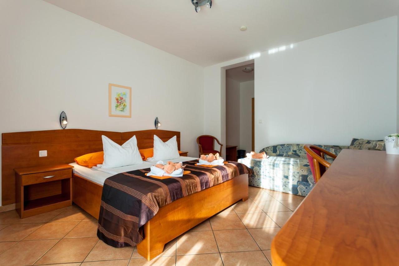 Guesthouse Villa Adria Malinska Exteriér fotografie