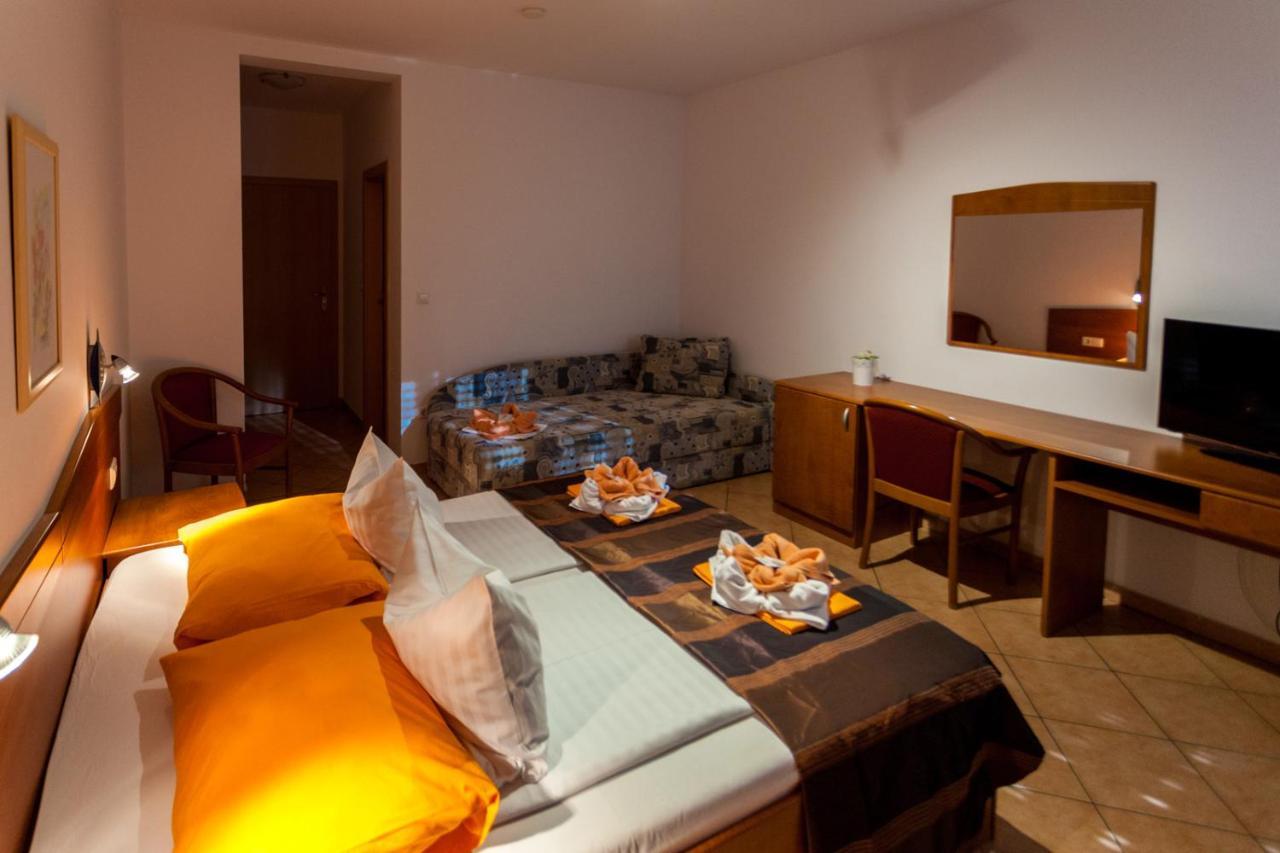 Guesthouse Villa Adria Malinska Exteriér fotografie
